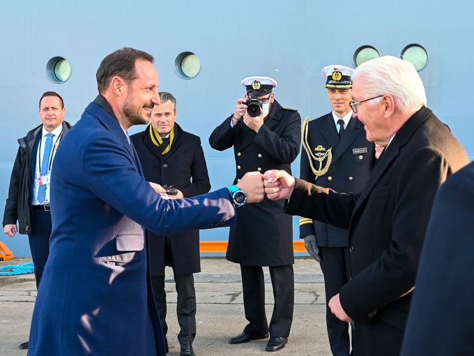 Kronprins Haakon møter President Steinmeier for besøket om bord FGS Berlin. Foto: Sven Gj. Gjeruldsen, Det kongelige hoff